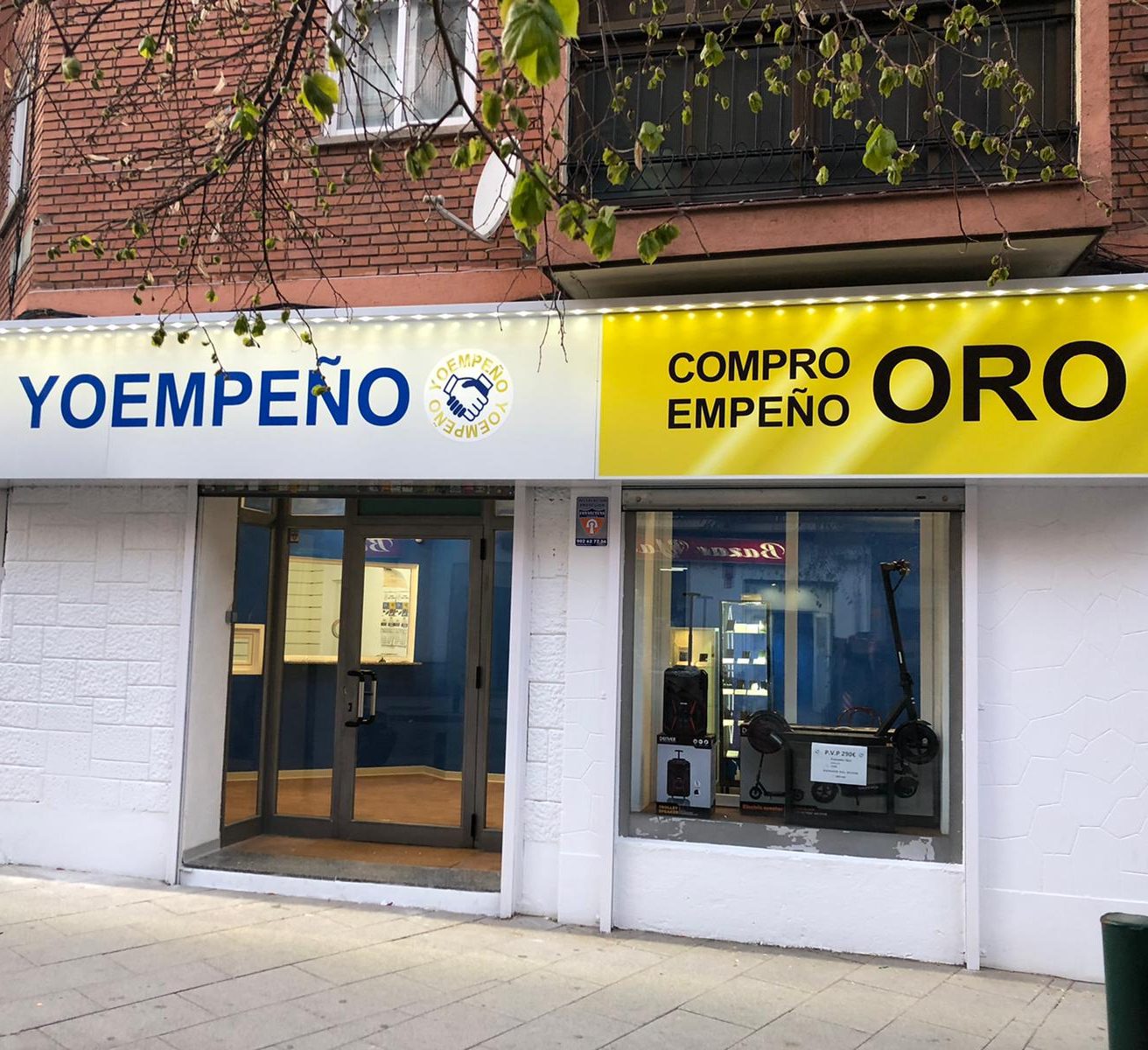 Escaparate de la tienda de Villaverde